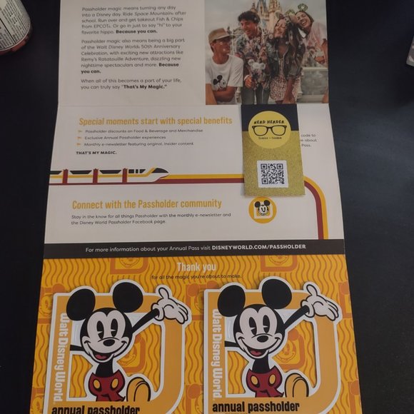 Disney Annual Passholder Magnets - Picture 3 of 5